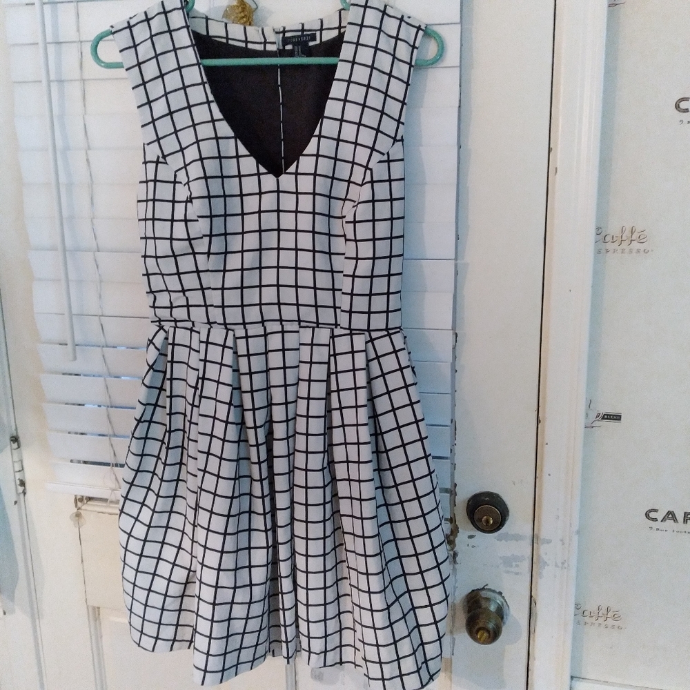 Forever 21 long silk dress size 12 bagkly mishka purse winter white dress Cole h